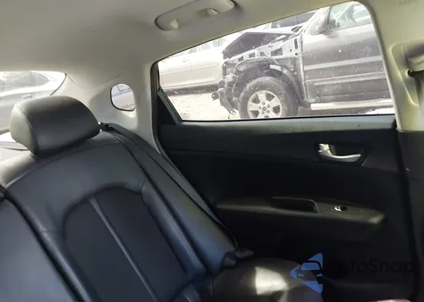 2018 Kia Optima S из США, поврежденный, VIN 5XXGT4L33JG214032